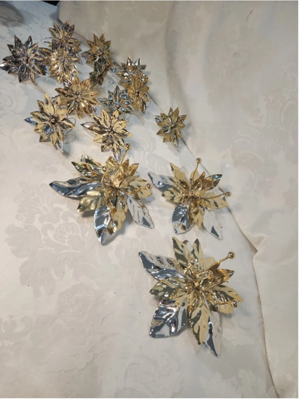 1995 Dept 56 Christmas Poinsettia 15pc Set 3candlesticks/12napkinrings,beautiful